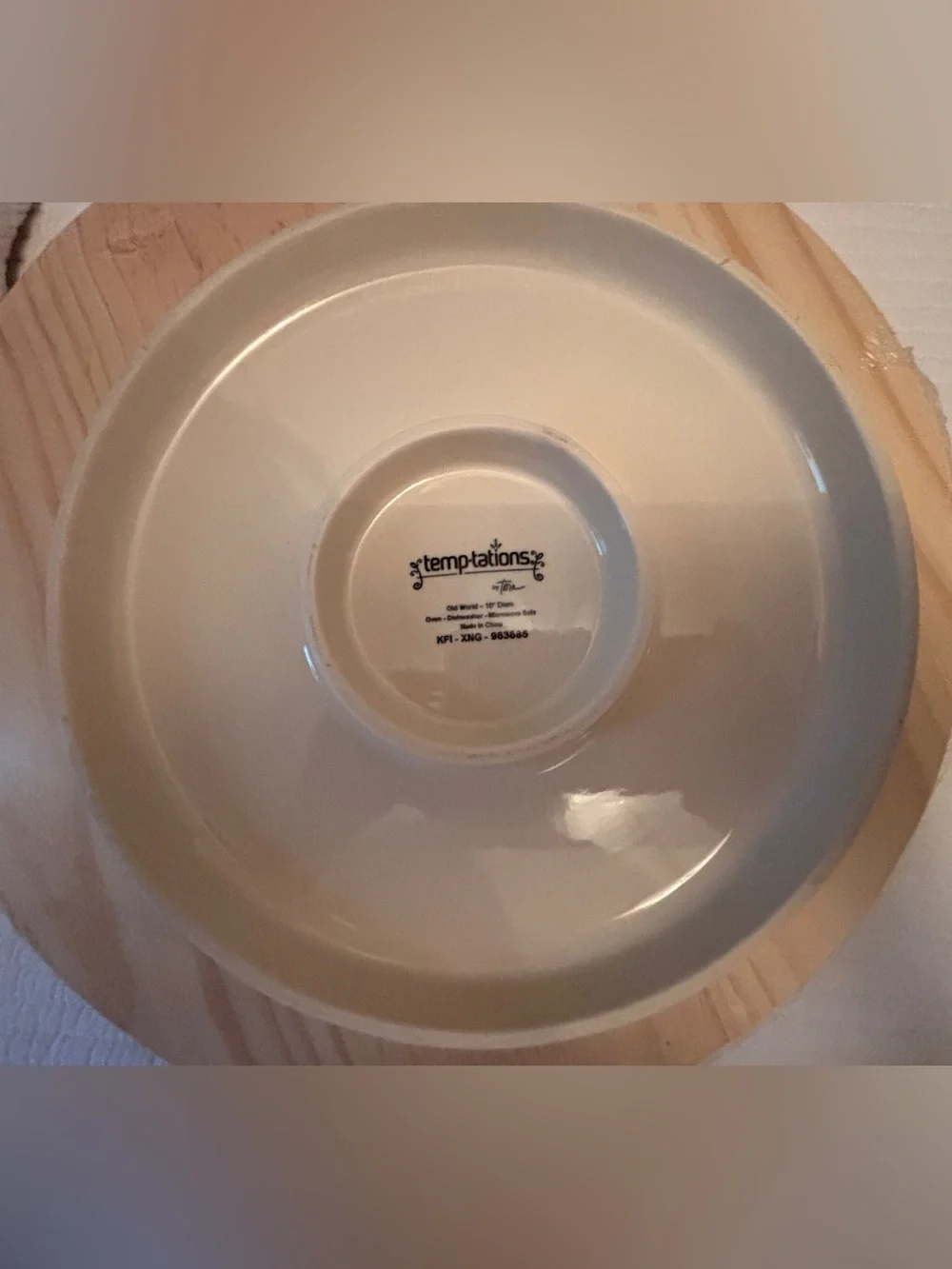 Temp-tations by Tara Round Platter “Old World” pattern